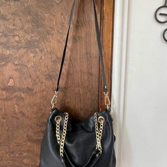 Michael Kors black leather bag. - Picture 2 of 5